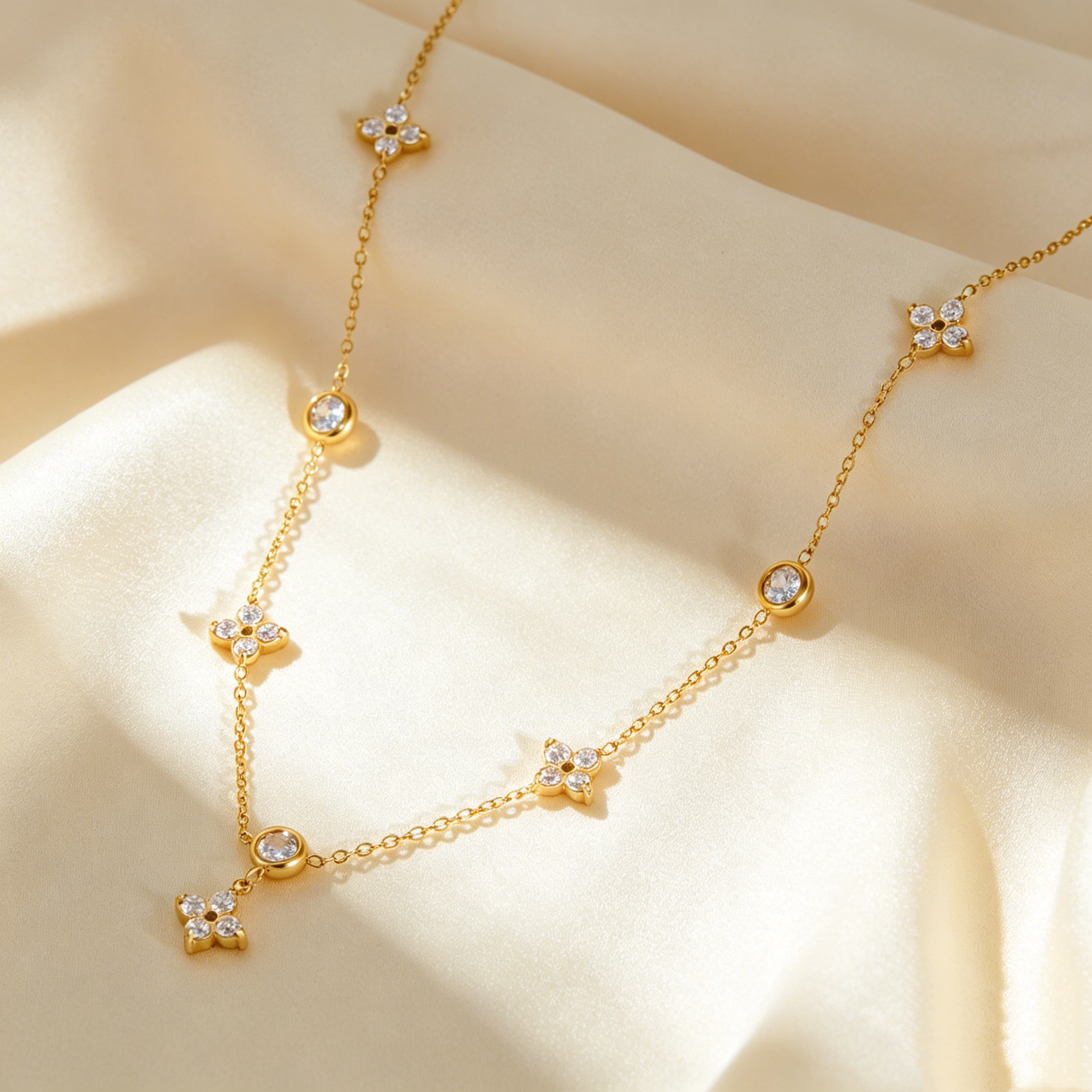 Clover Stardust Necklace