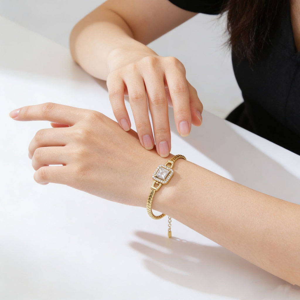 Halo Snake Chain Bracelet With Diamond Accents