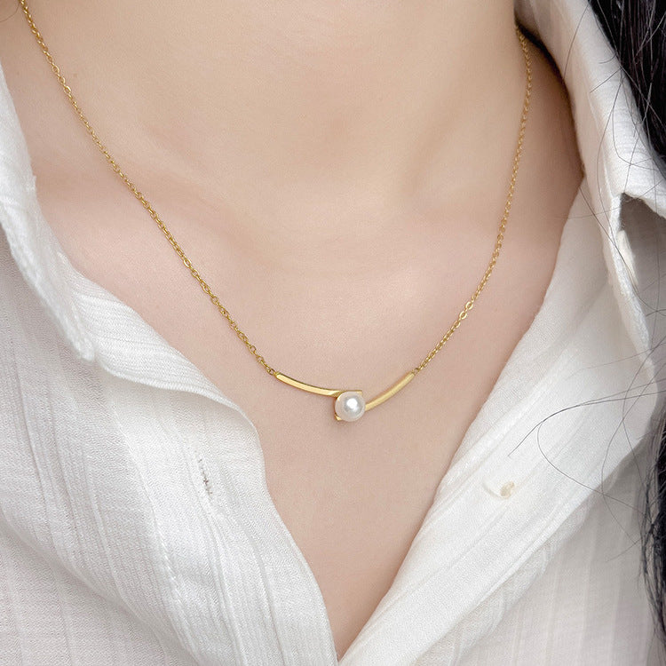 Exquisite Curved Single-Pearl Necklace
