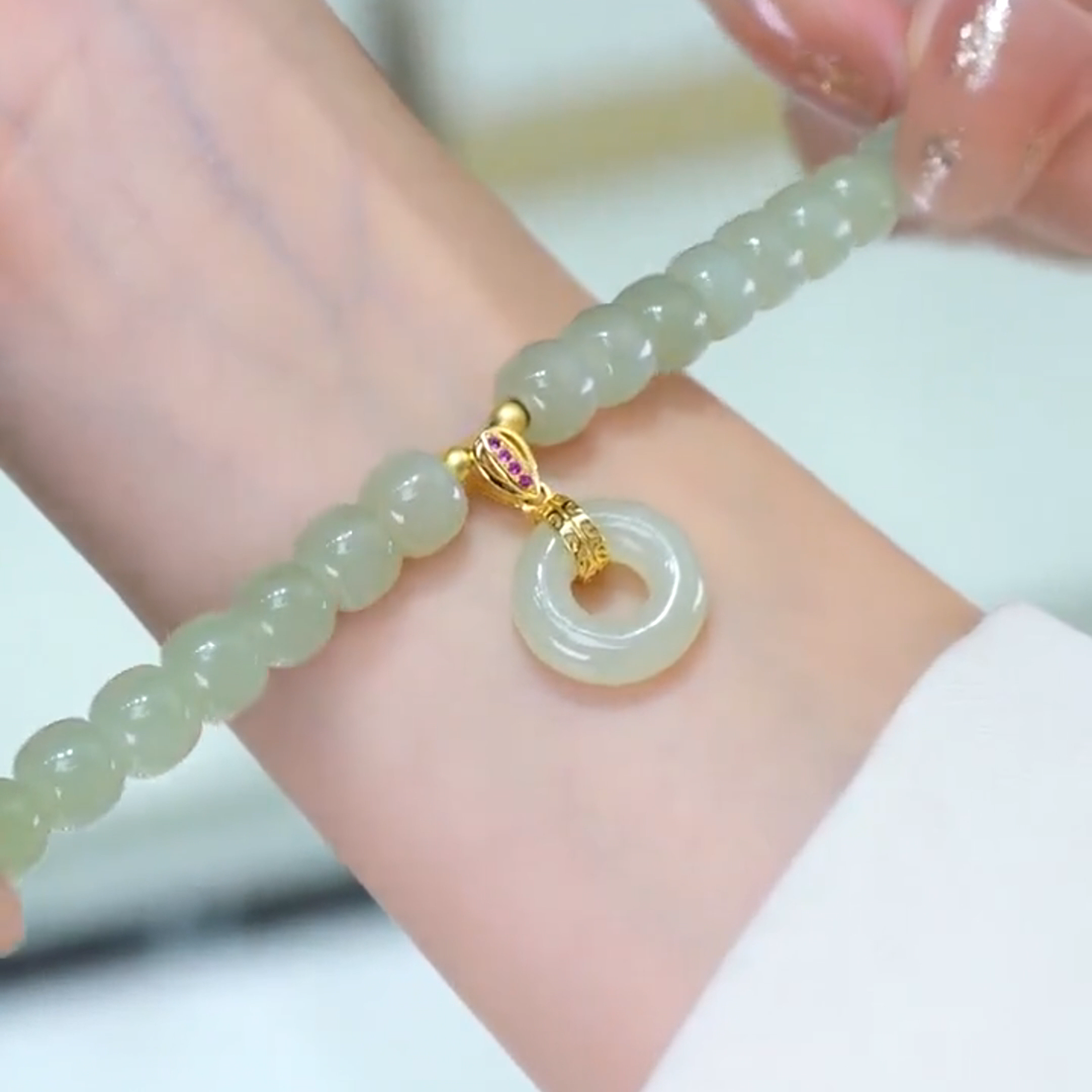 Lucky Clasp Emerald Jade Stone Bracelet