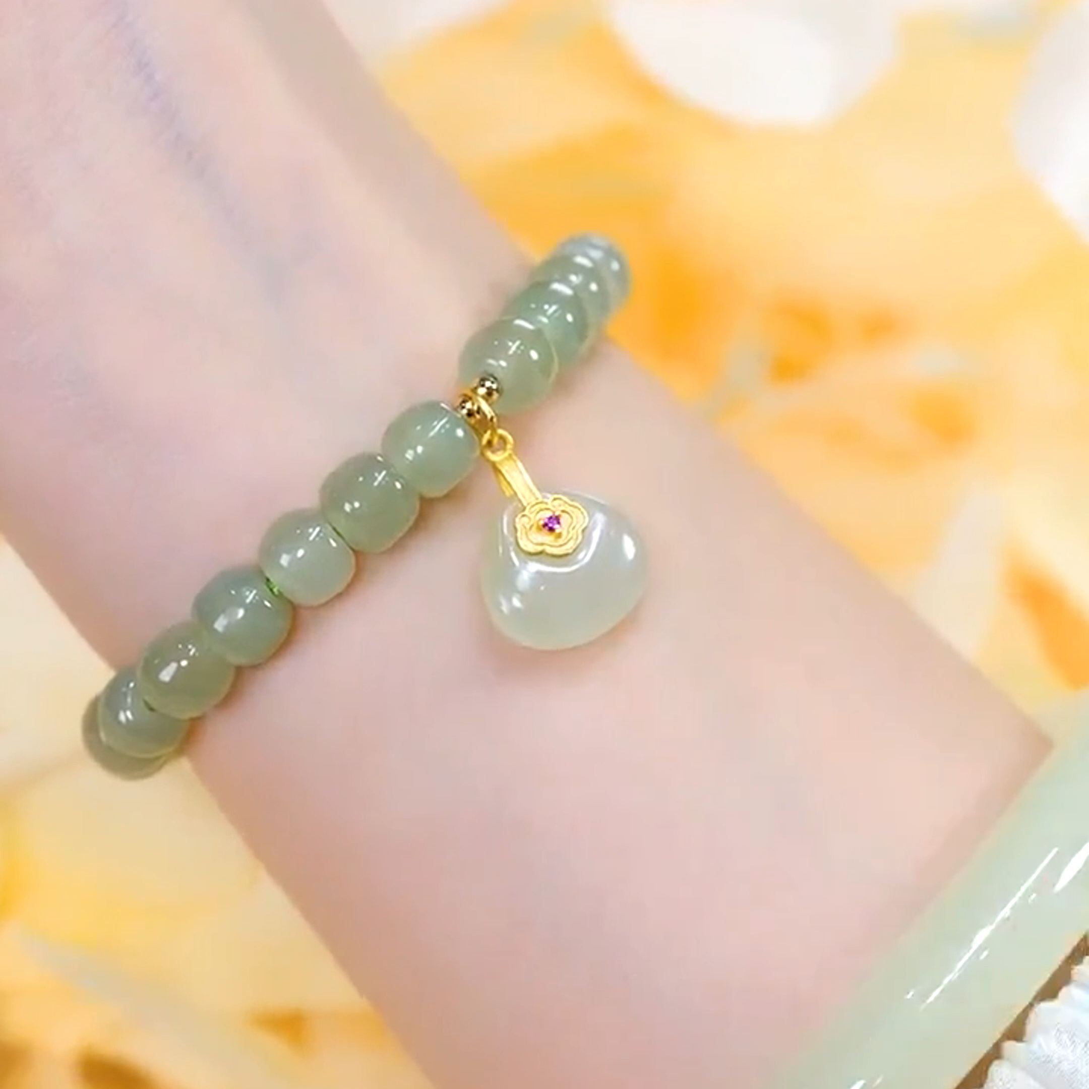 Lucky Clasp Emerald Jade Stone Bracelet