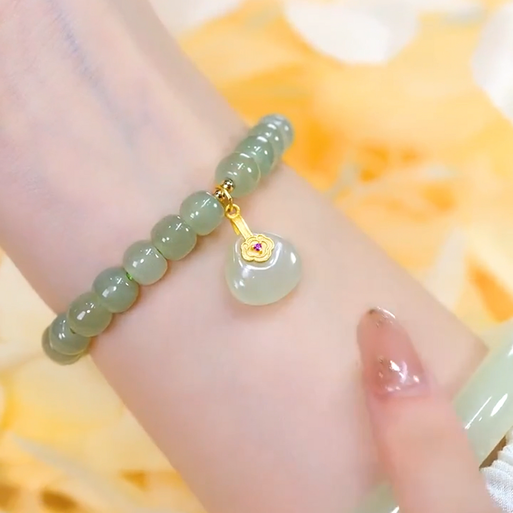 Lucky Clasp Emerald Jade Stone Bracelet