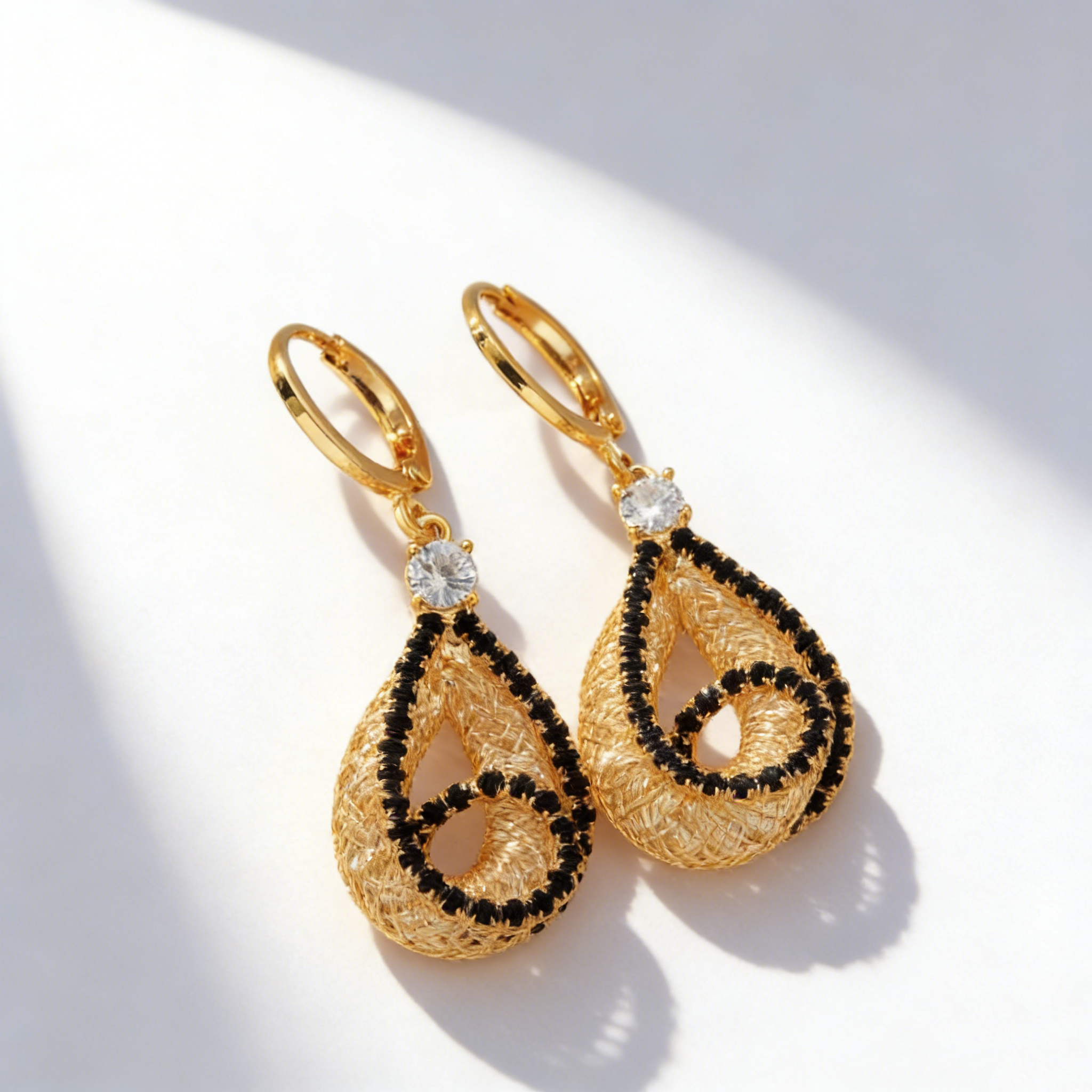 Elegant Black Crystal Waterdrop Wire Earrings