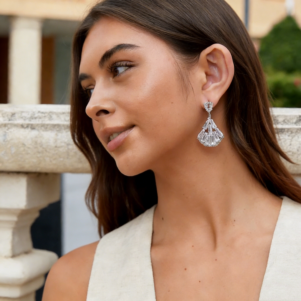 Elegant Fan-Shaped Pendant Earrings