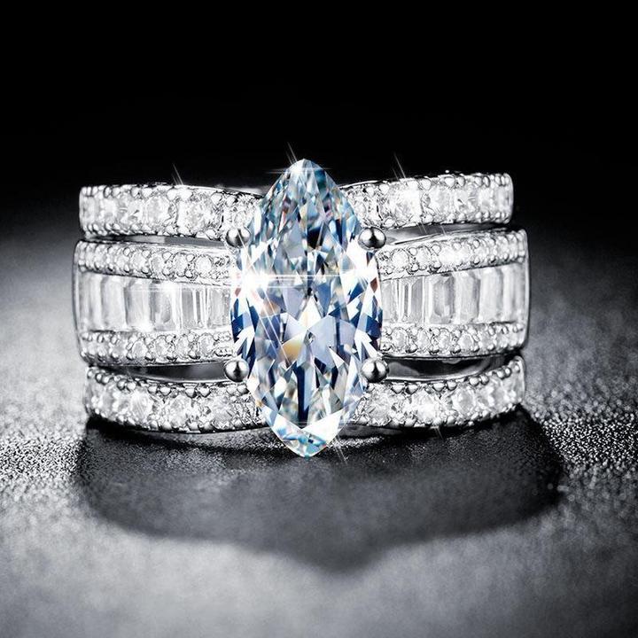 Verena – Crystal and Gold Accent Ring Set