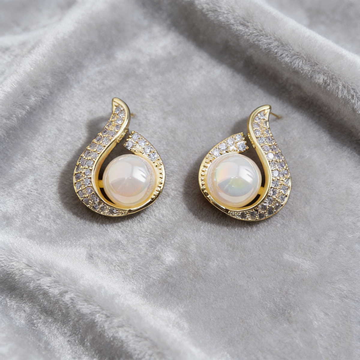 Exquisite Flame Pearl Stud Earrings