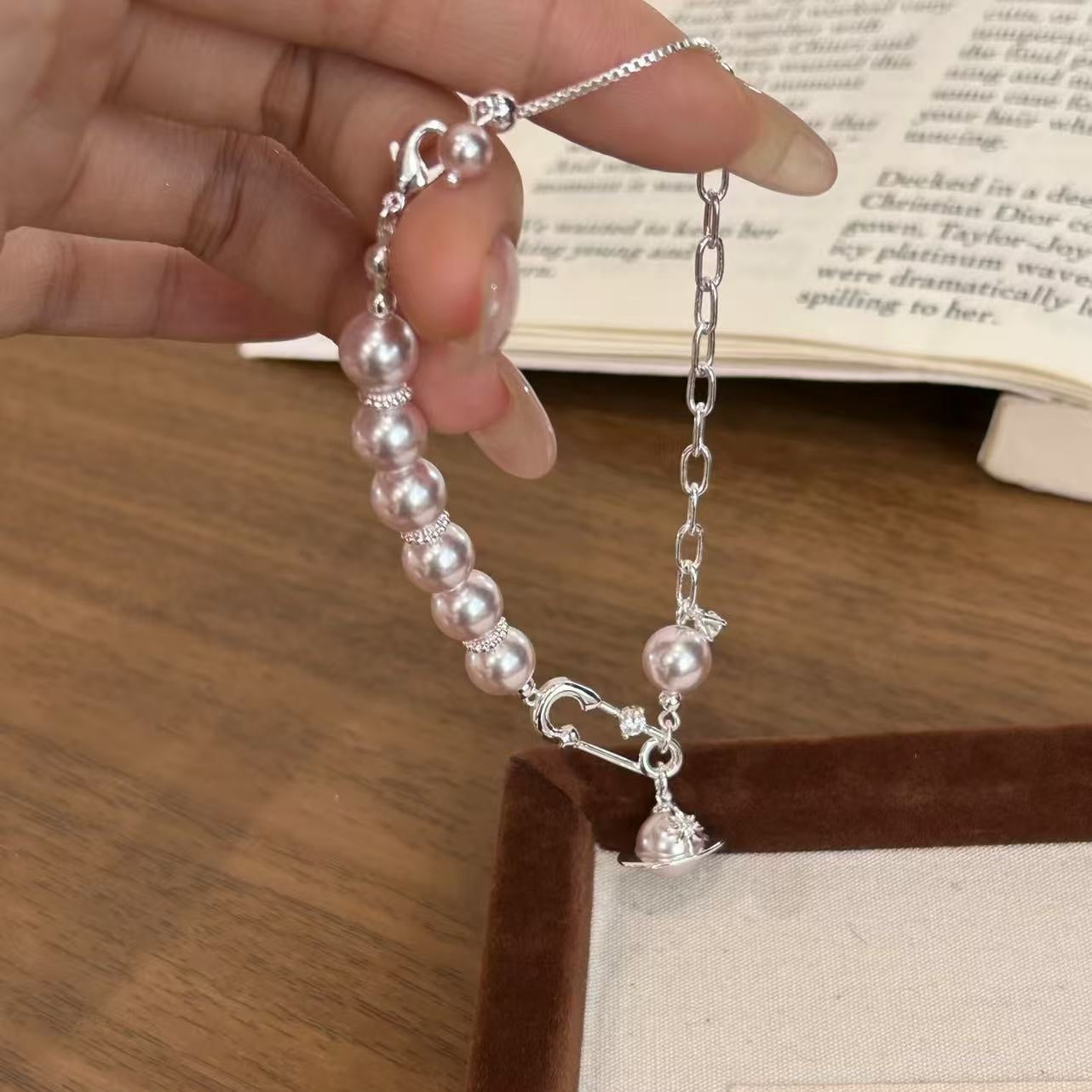 Saturn Orbits �?Pearl Bracelet