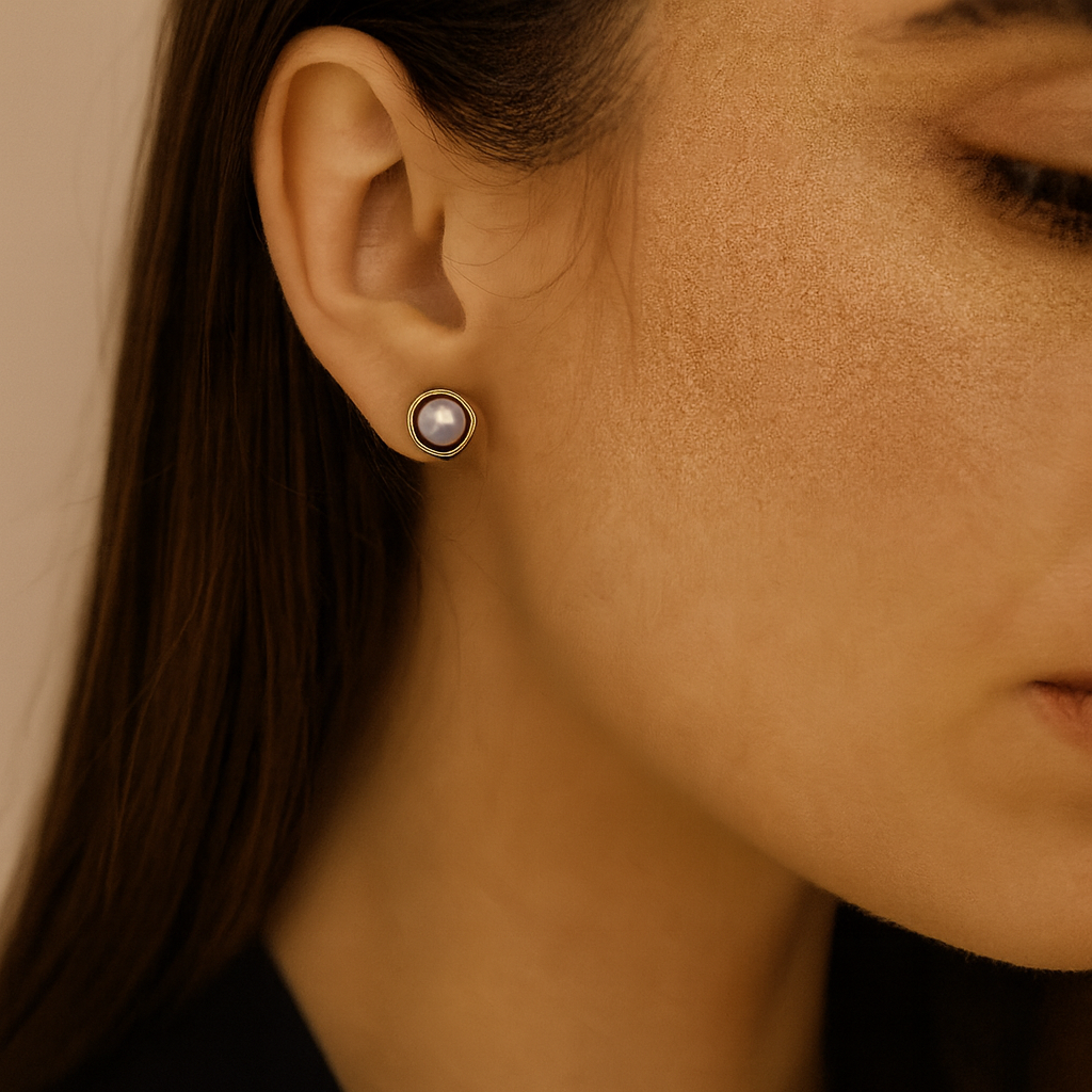 Yvonne - Elegant Black Pearl Earrings