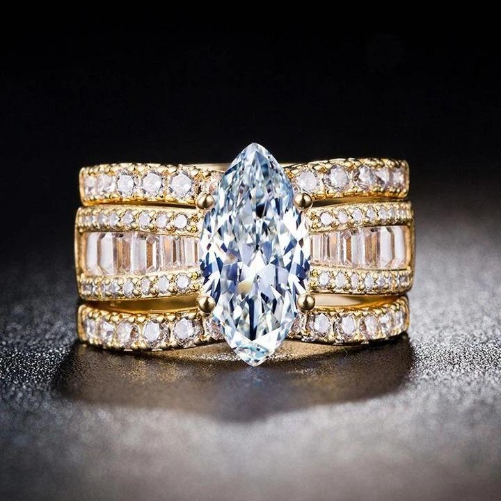 Verena – Crystal and Gold Accent Ring Set