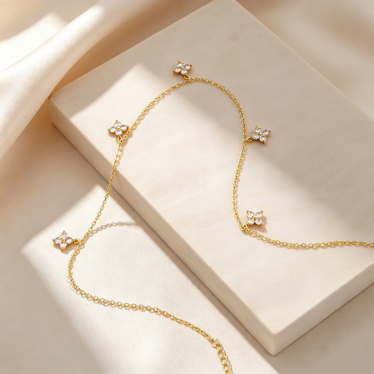 Étoile Clover Stardust Necklace