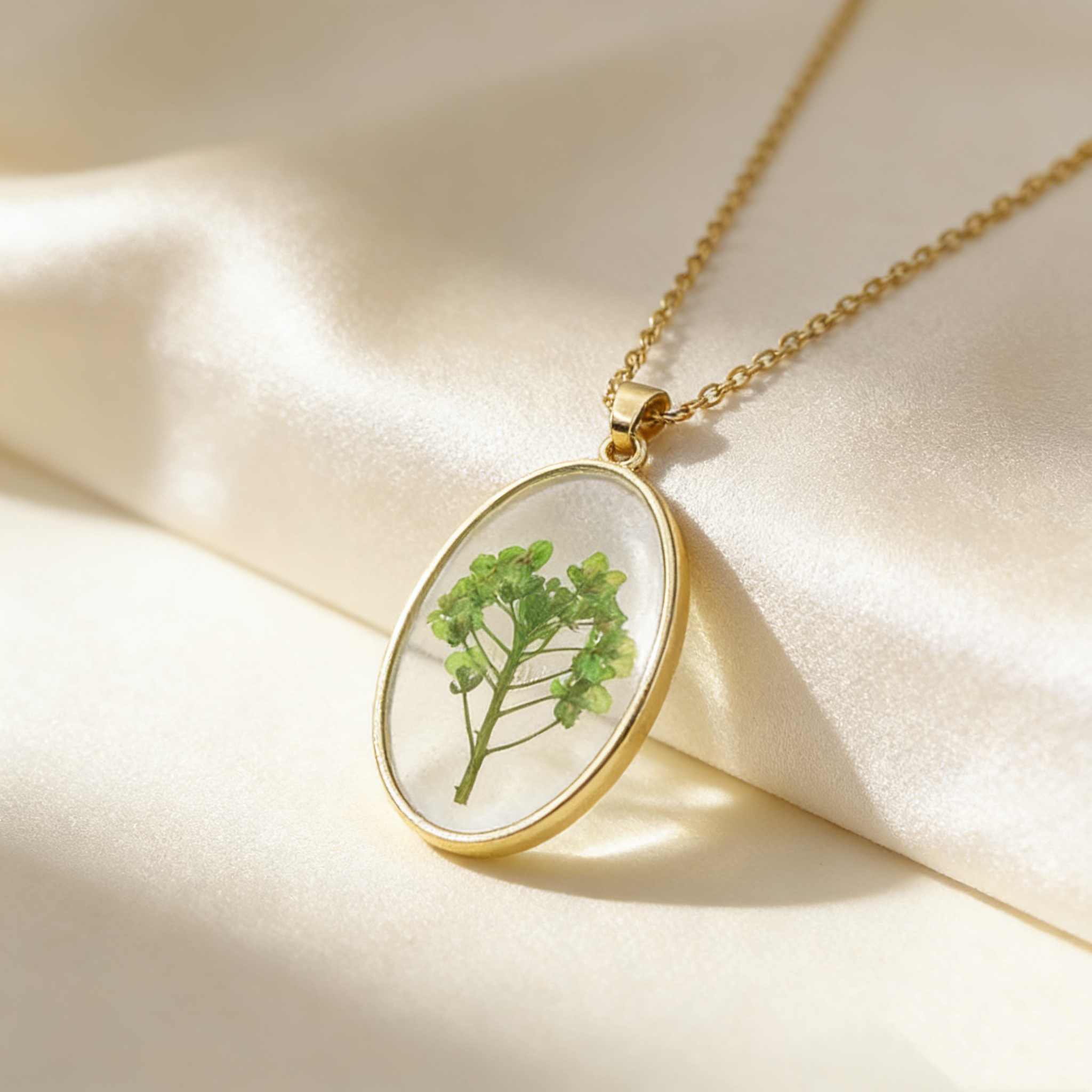 Resin Preserved Flower Pendant Necklace