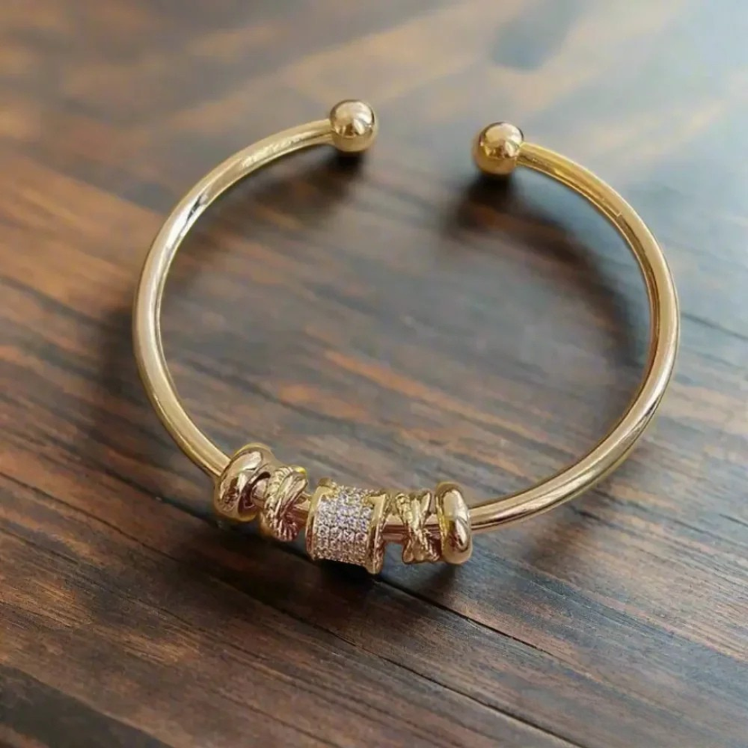 Nina - Adjustable Bracelet with Gold Charm