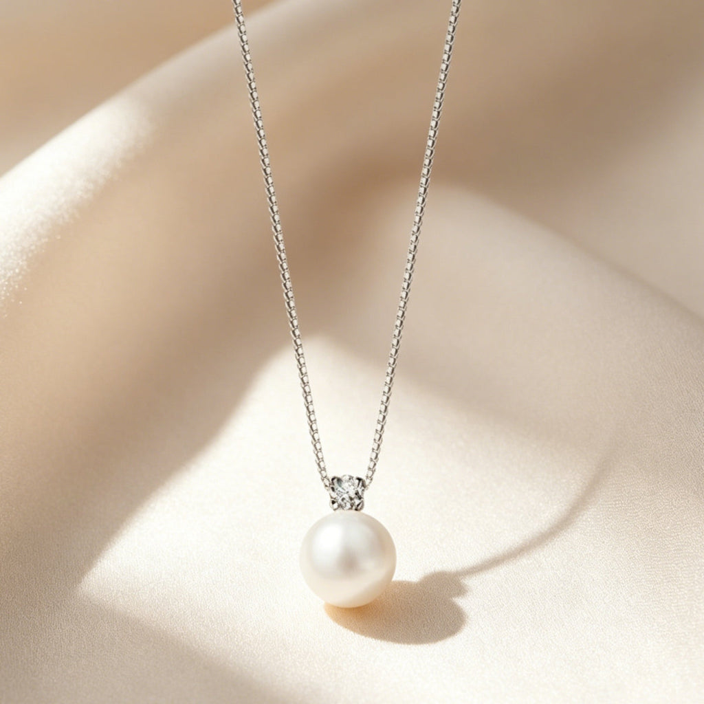 Minimalist Pearl Pendant Necklace