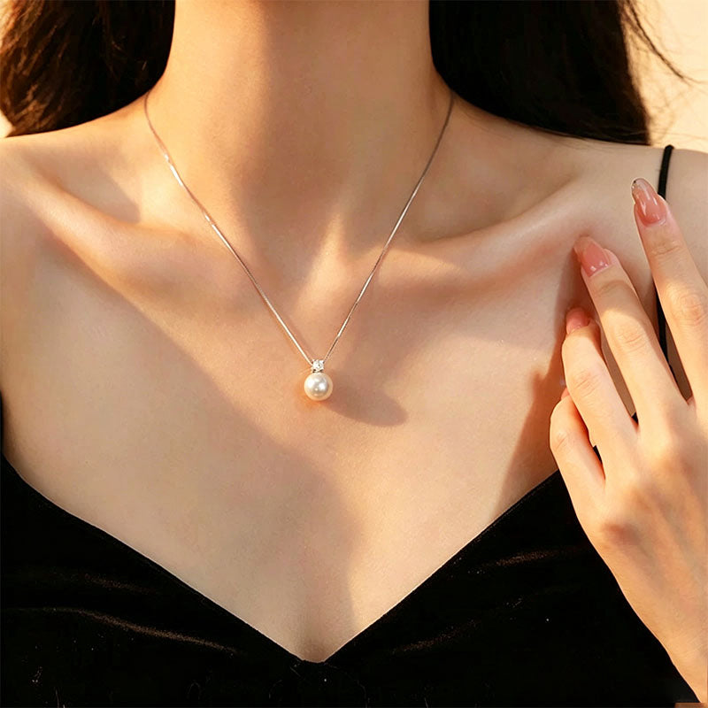 Minimalist Pearl Pendant Necklace