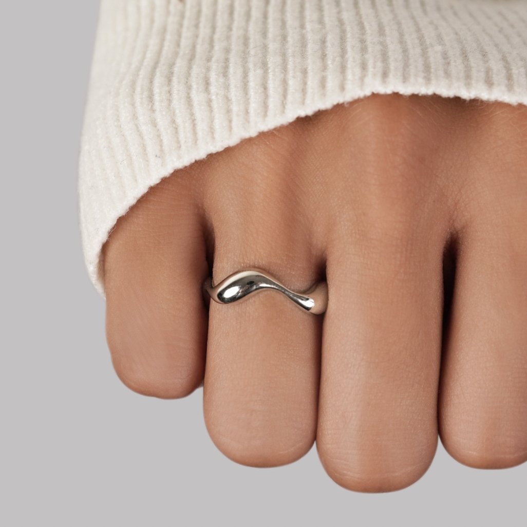 Vlny - Minimalist Ring