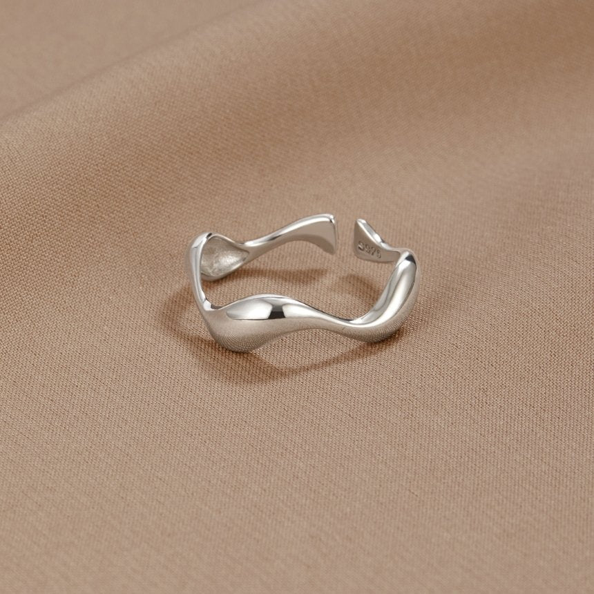 Vlny - Minimalist Ring