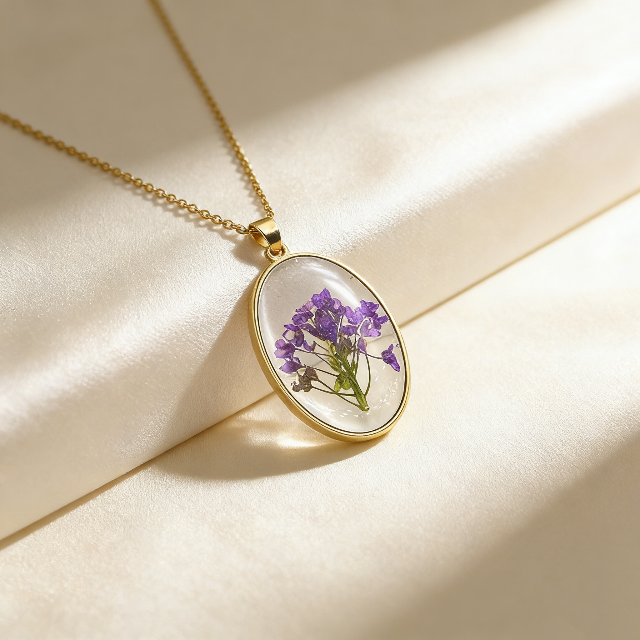 Resin Preserved Flower Pendant Necklace