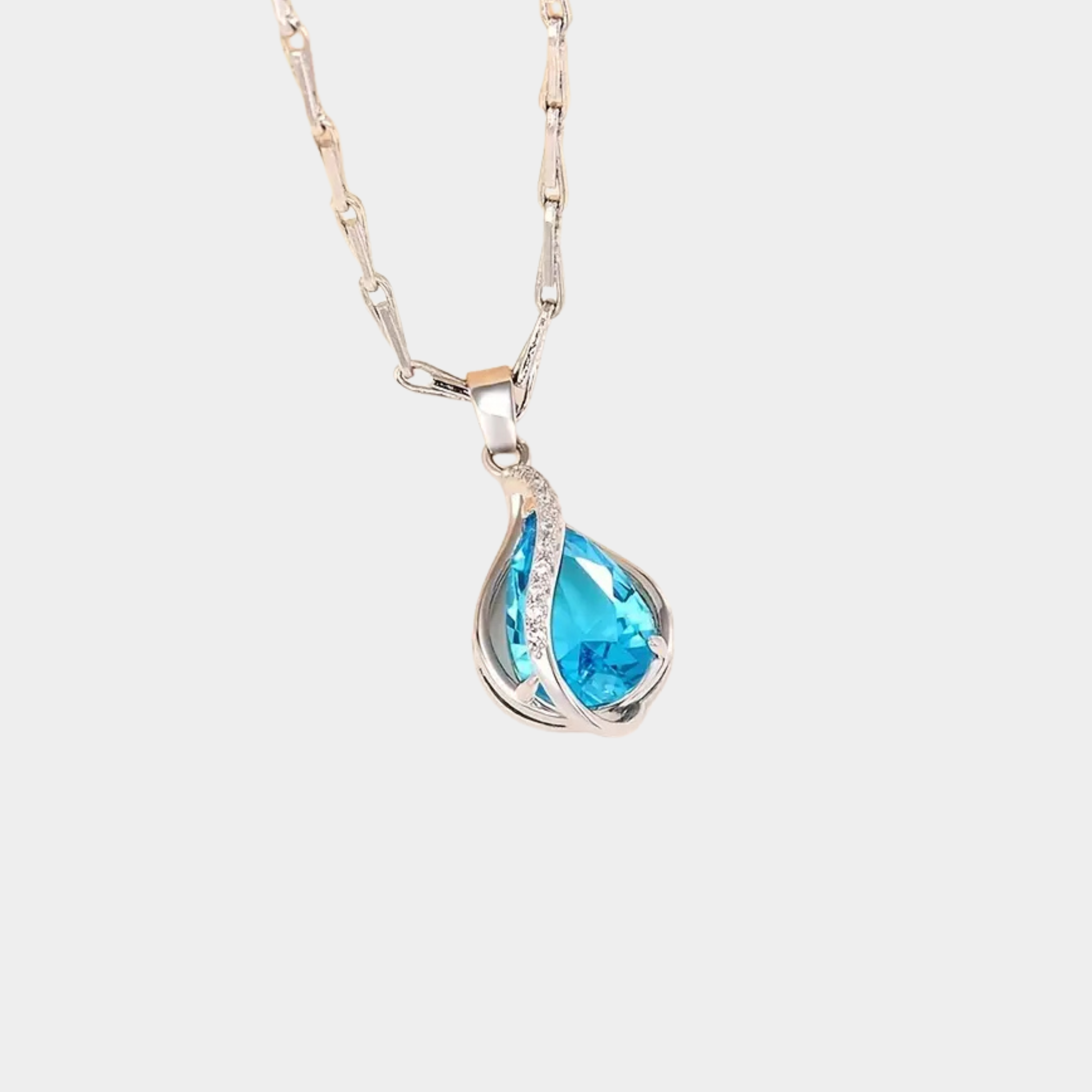 Merina – Necklace with Light Blue Pendant.