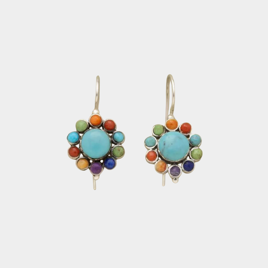 Leonora – Silver earrings with oval stones.