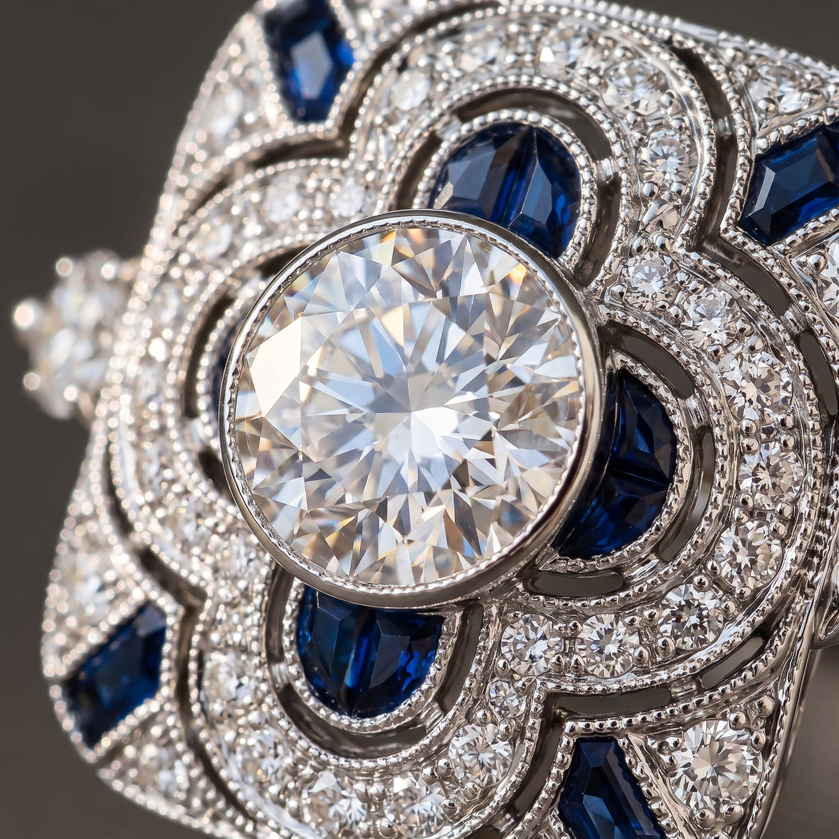 Ele White Gold Sapphire Ring