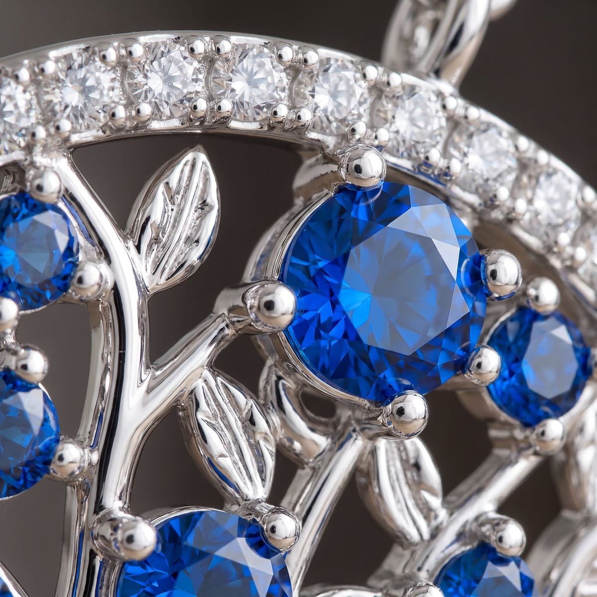 Kyra White Gold Sapphire Necklace