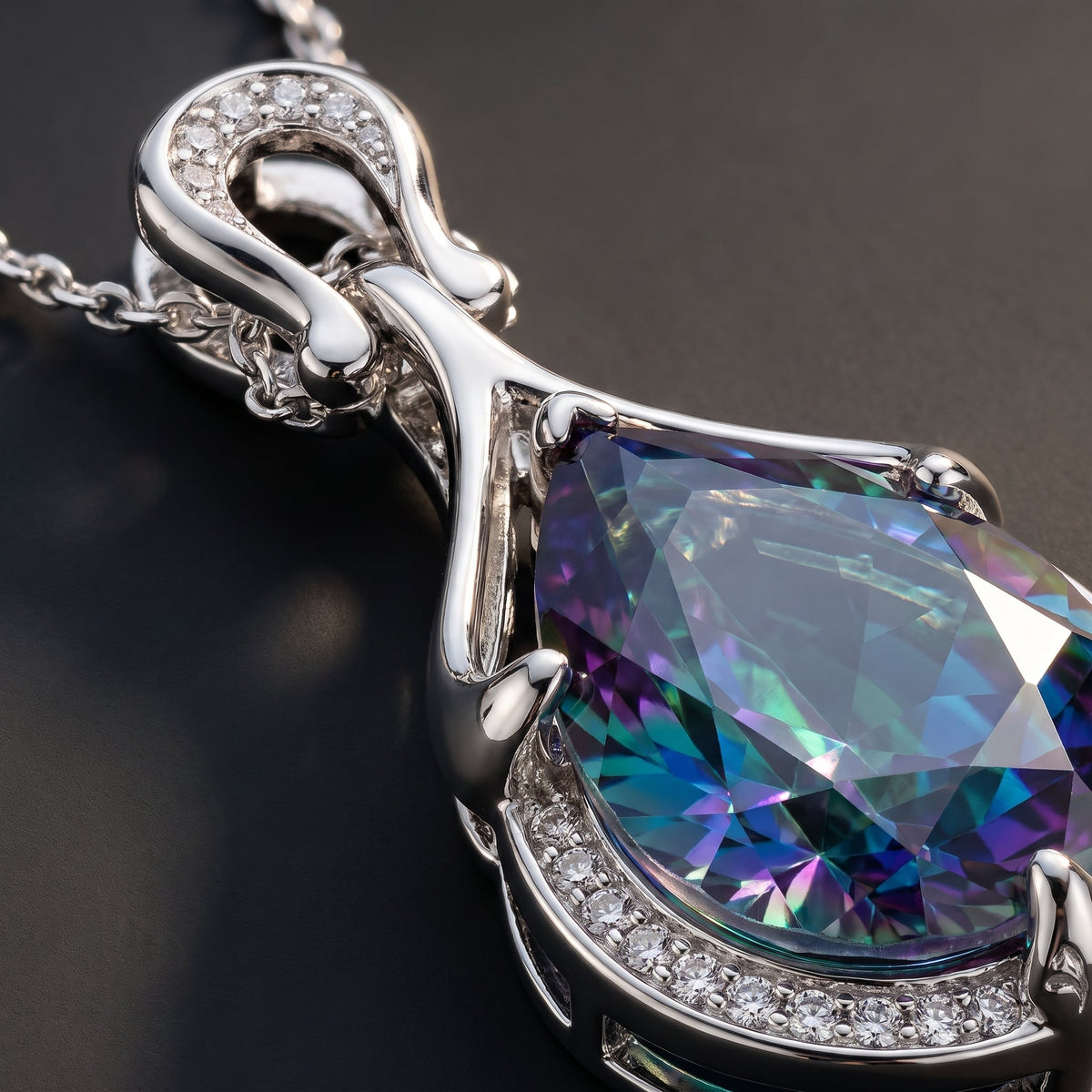 Amara White Gold Necklace