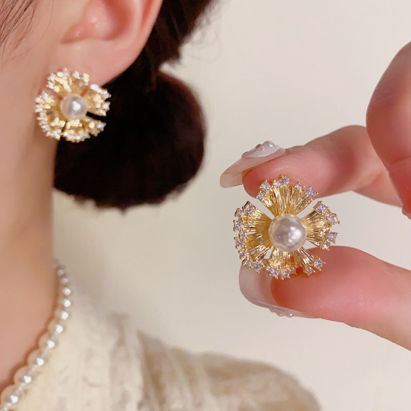 Minimalist Firework Pearl Stud Earrings