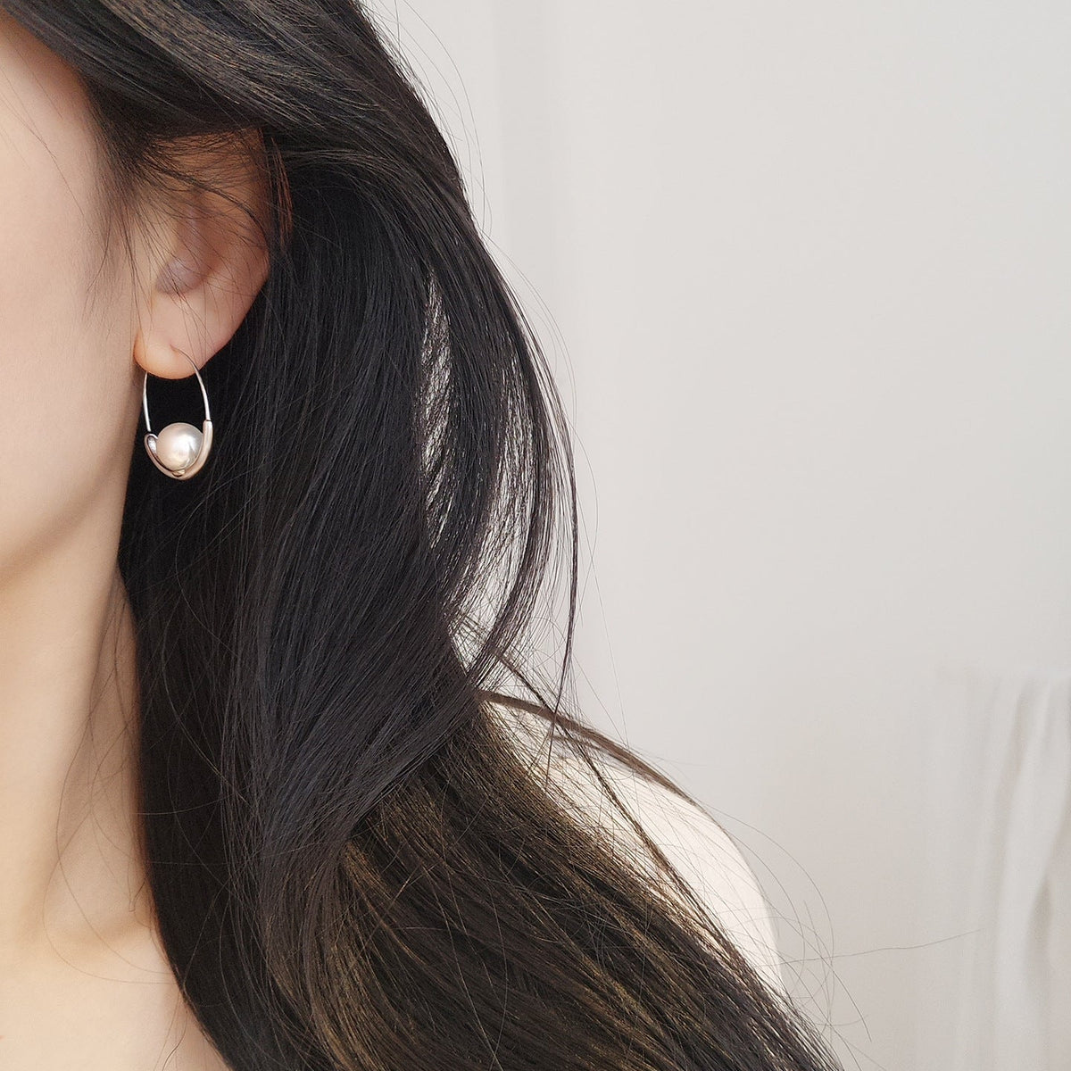 Minimalist Pearl Hoop Earrings