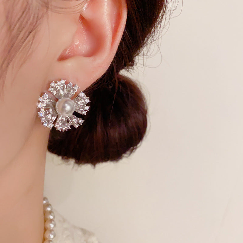 Minimalist Firework Pearl Stud Earrings