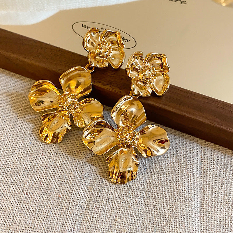 Gold flower earrings