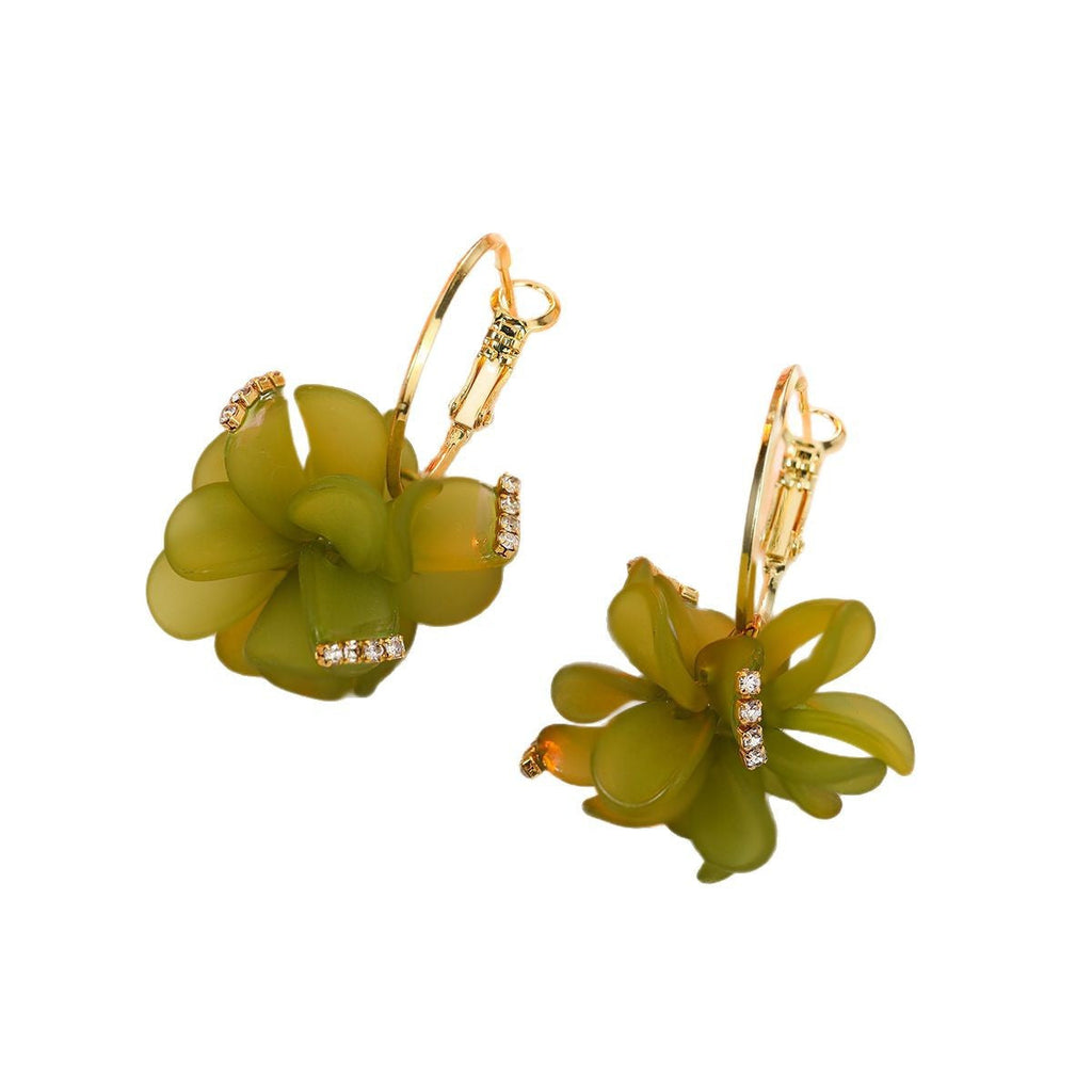 Elegant Gardenia Flower Earrings