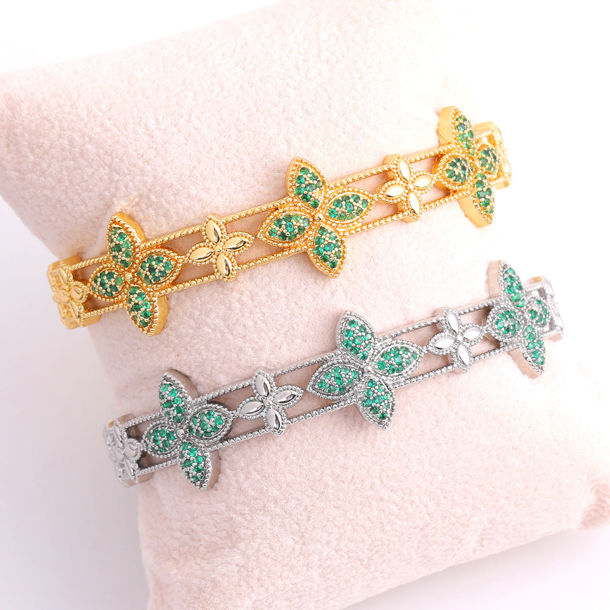 Four-Leaf Clover Open Bangle