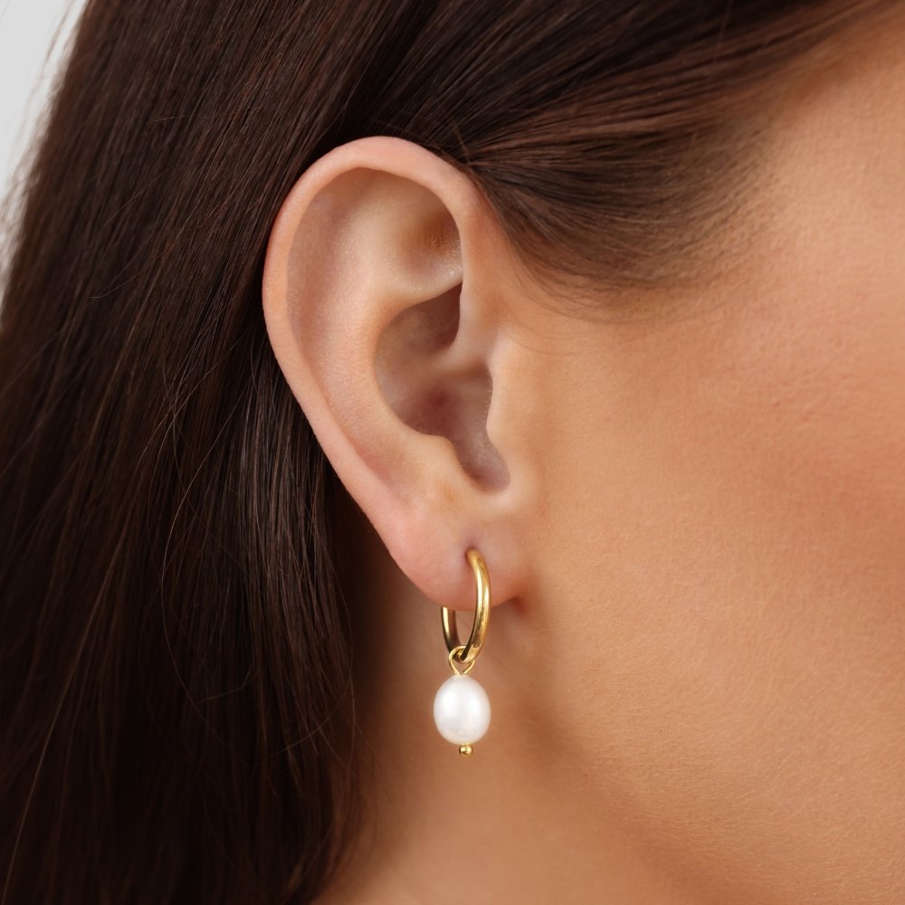 Elisa Marie – Pearl-Studded Earrings.
