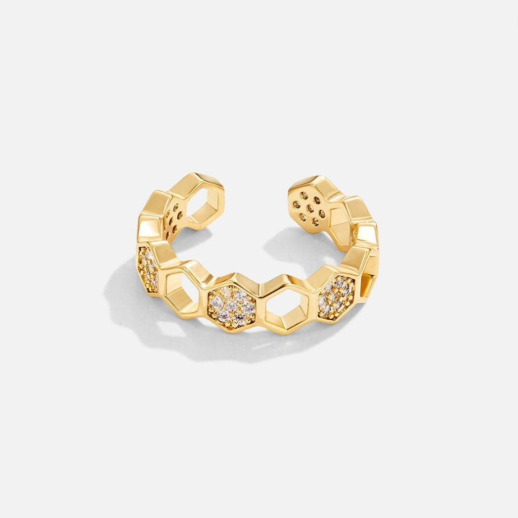 Friedrika – Gold Ring with Pearl Accents.