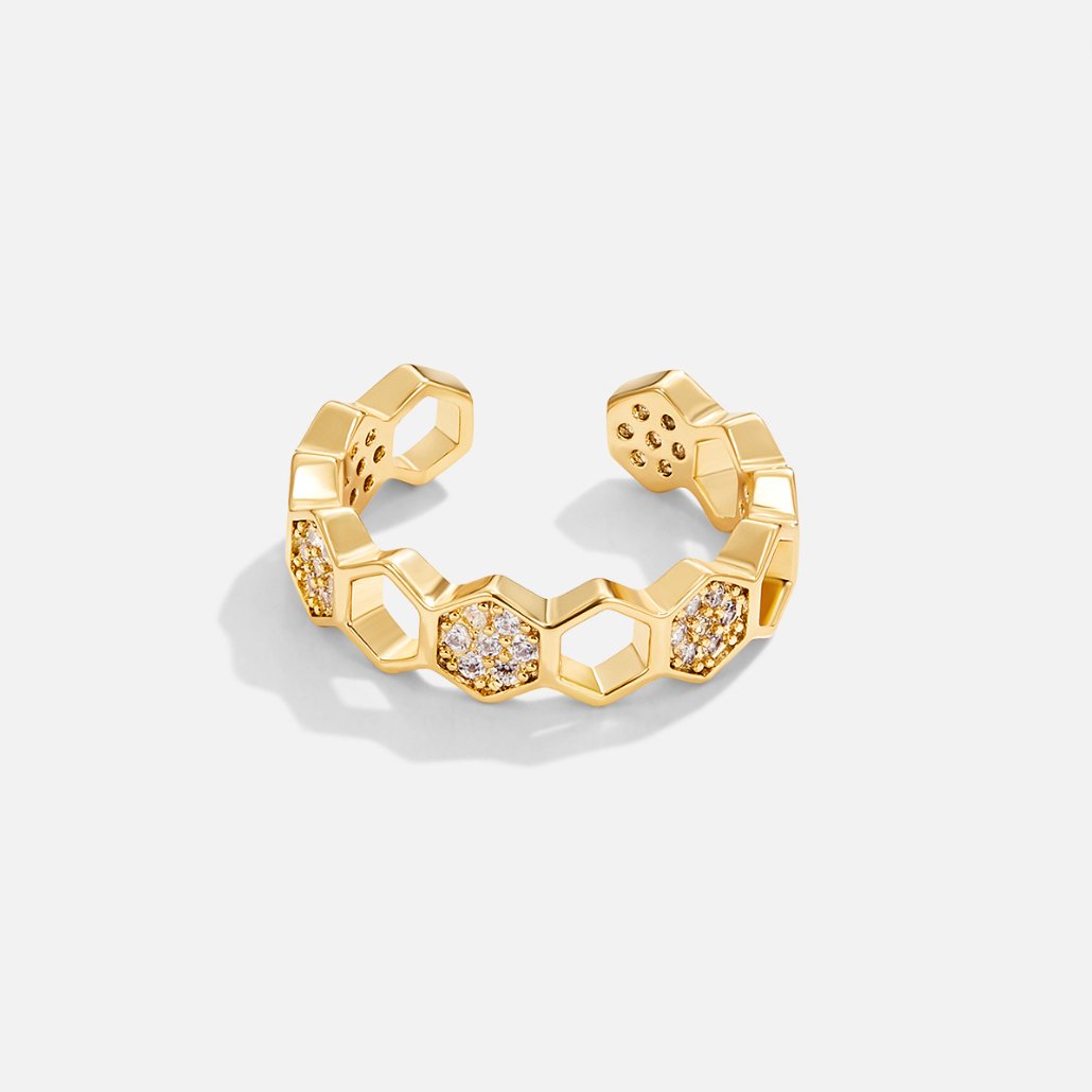 Friedrika – Gold Ring with Pearl Accents.