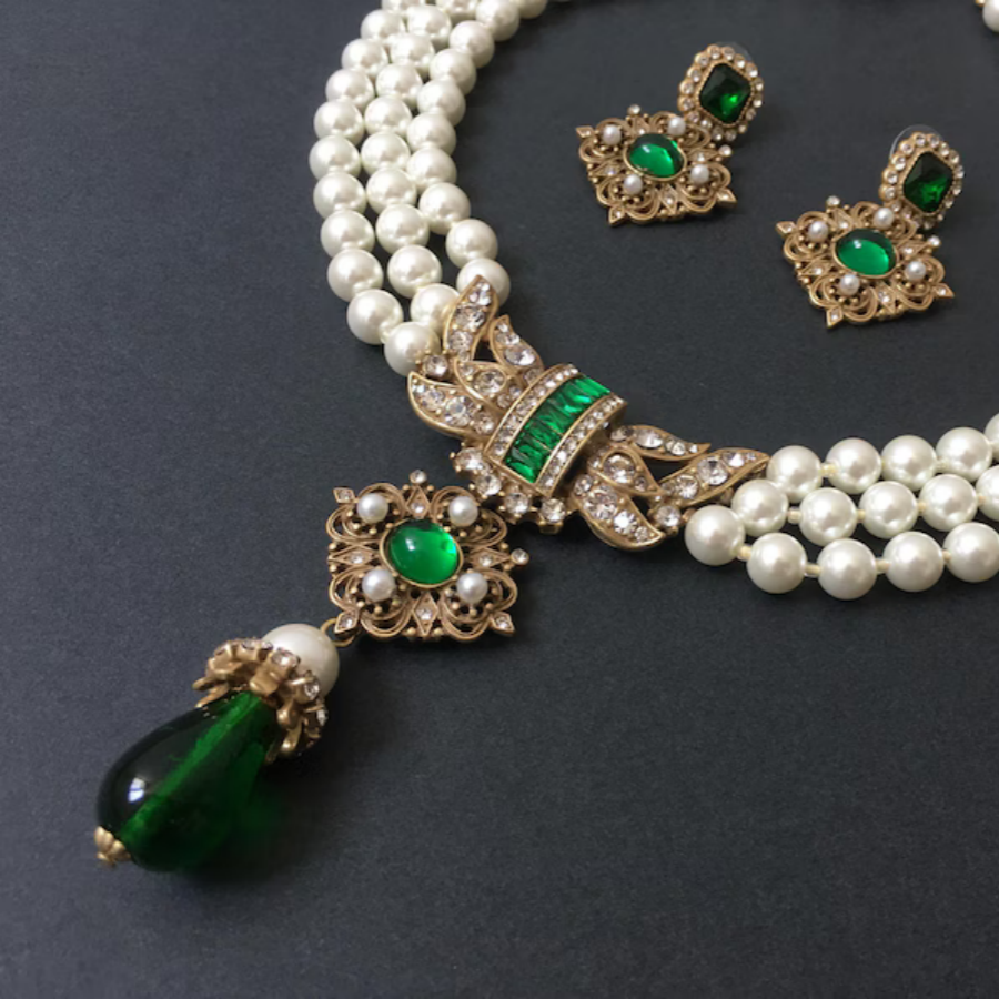 Vintage Green Agate & Pearl Necklace & Earrings Set