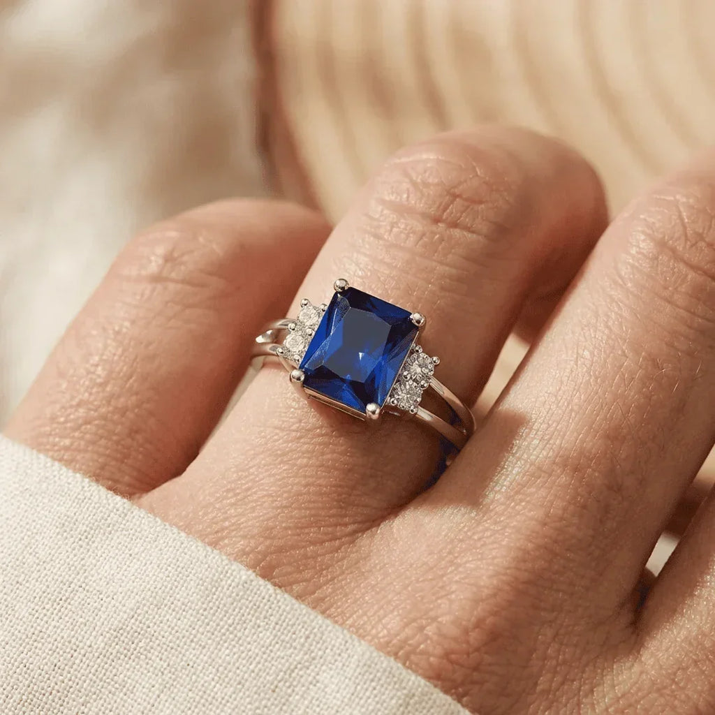 Isotta White Gold Sapphire Ring